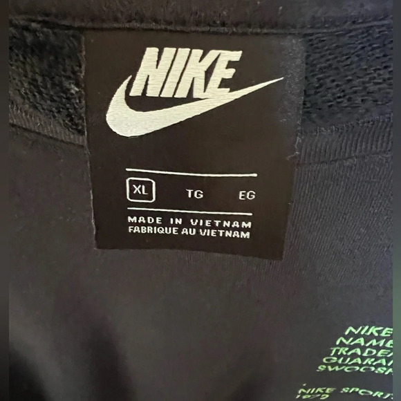 Nike Embroidered Swoosh Sweatshirt 💚 - Picture 7 of 9